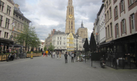 horecazaak / restaurant / mogelijkheid van ijssalon op TOPLOCATIE in het historisch centrum van Antwerpen ( D 3664 )