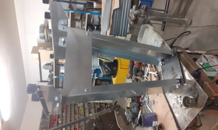 Petit atelier de fabrication de machines également développées pour leur commercialisation à l'export vers l'Afrique (BRU)  image