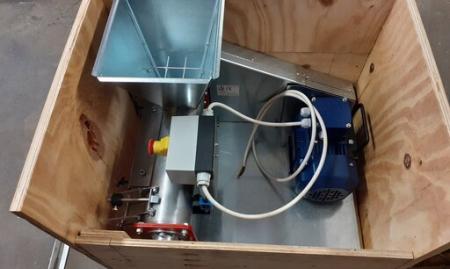 Petit atelier de fabrication de machines également développées pour leur commercialisation à l'export vers l'Afrique (BRU)  image