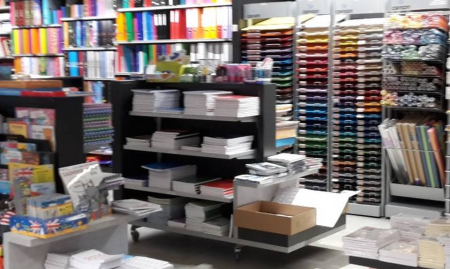 A reprendre : Magasin de journaux avec grand assortiment d'articles de papeterie et de magazines - Bruxelles  (OKT nom de code KRANTEN5