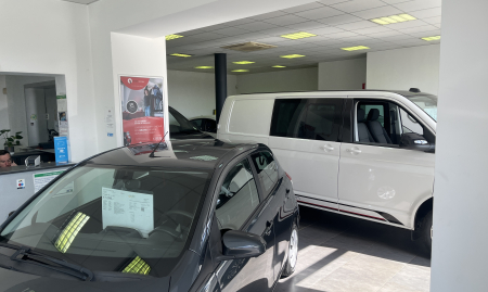 Fonds de commerce – Garage automobile tout équipé avec showroom – Axe très passant – Brabant Flamand image