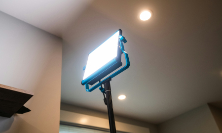 Etude, conception et production d'appareils electroniques et luminaires spécialisés image