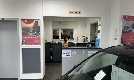 Fonds de commerce – Garage automobile tout équipé avec showroom – Axe très passant – Brabant Flamand image