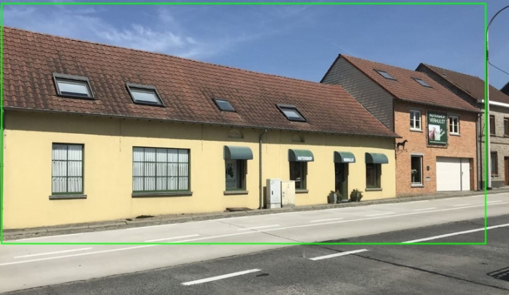 Share Deal : Magasin, maison, jardin et garage sur un terrain de 4are90! image
