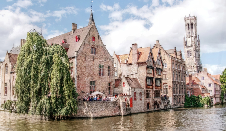 Agence de tourisme receptif sise à Bruxelles - Cash out du gérant propriétaire supérieur à € 100 milliers par an image